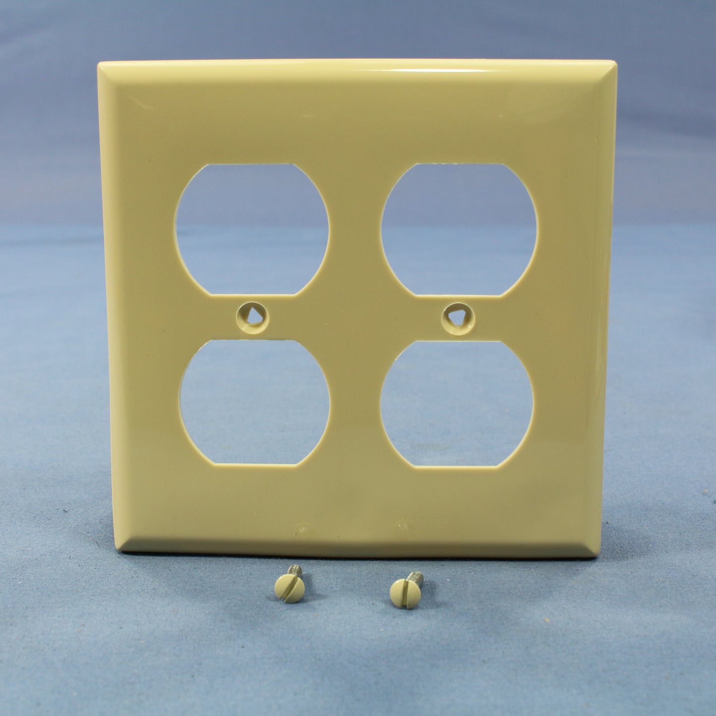 Cooper 5150V Ivory 2-Gang Duplex Receptacle Unbreakable Wallplate Covers 10-Pack