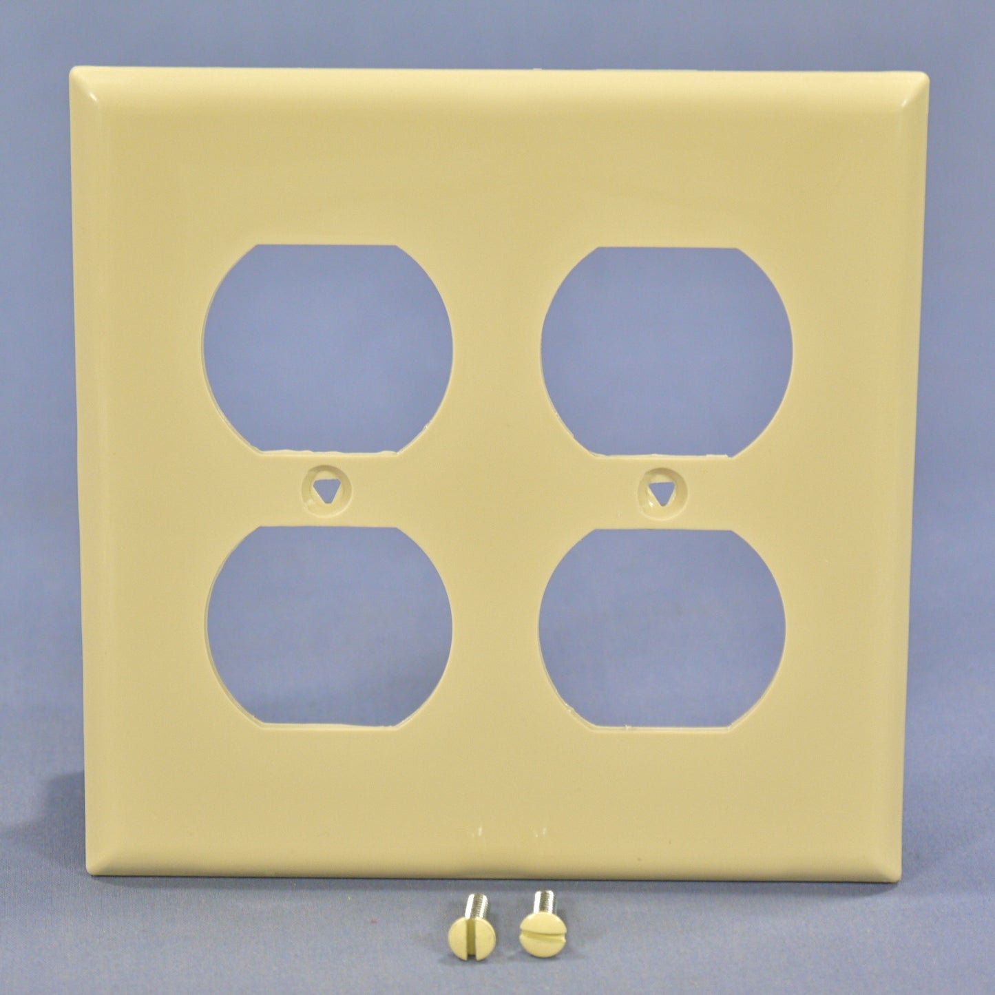 Cooper 5150V Ivory 2-Gang Receptacle Nylon Wallplate Duplex Outlet Covers 2-Pack