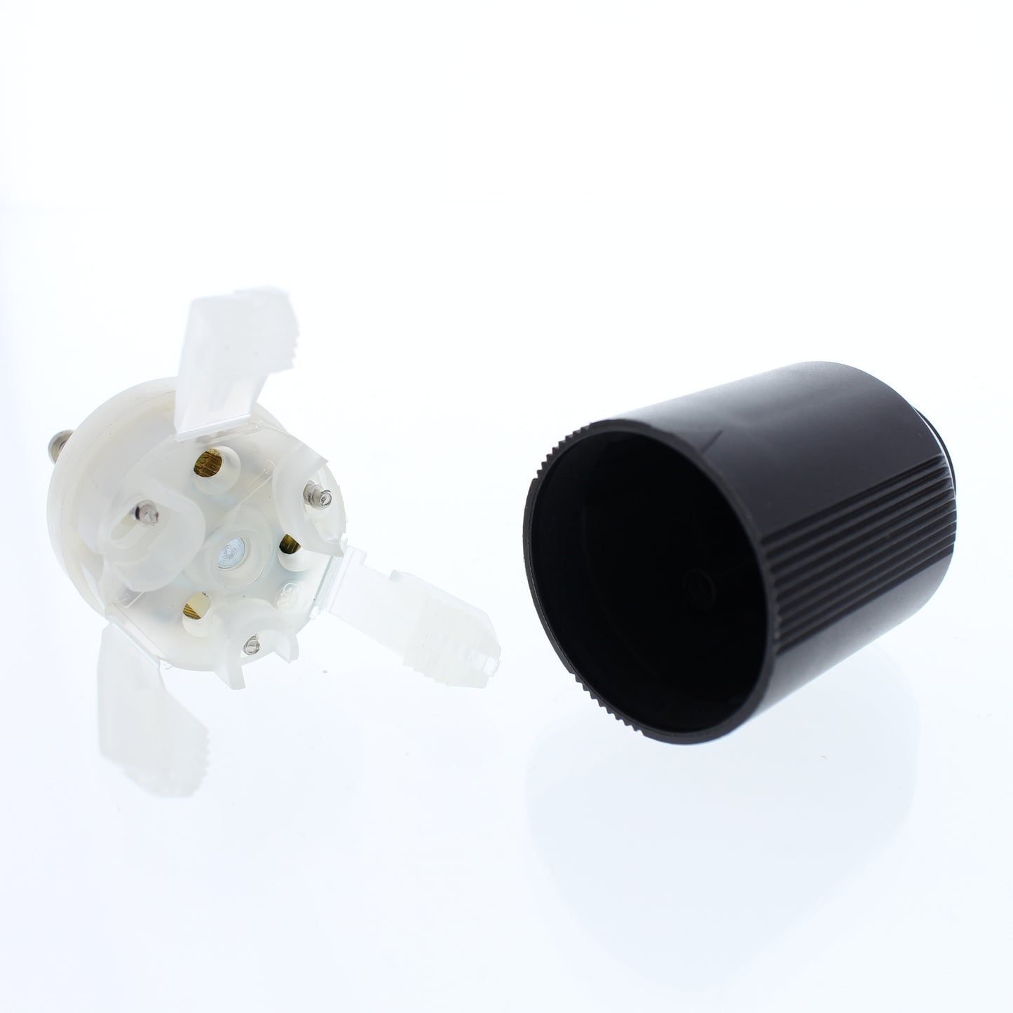 Cooper 5266N1 Black 15A Straight Blade AutoGrip Plug Connector 5-15 2P3W 125V