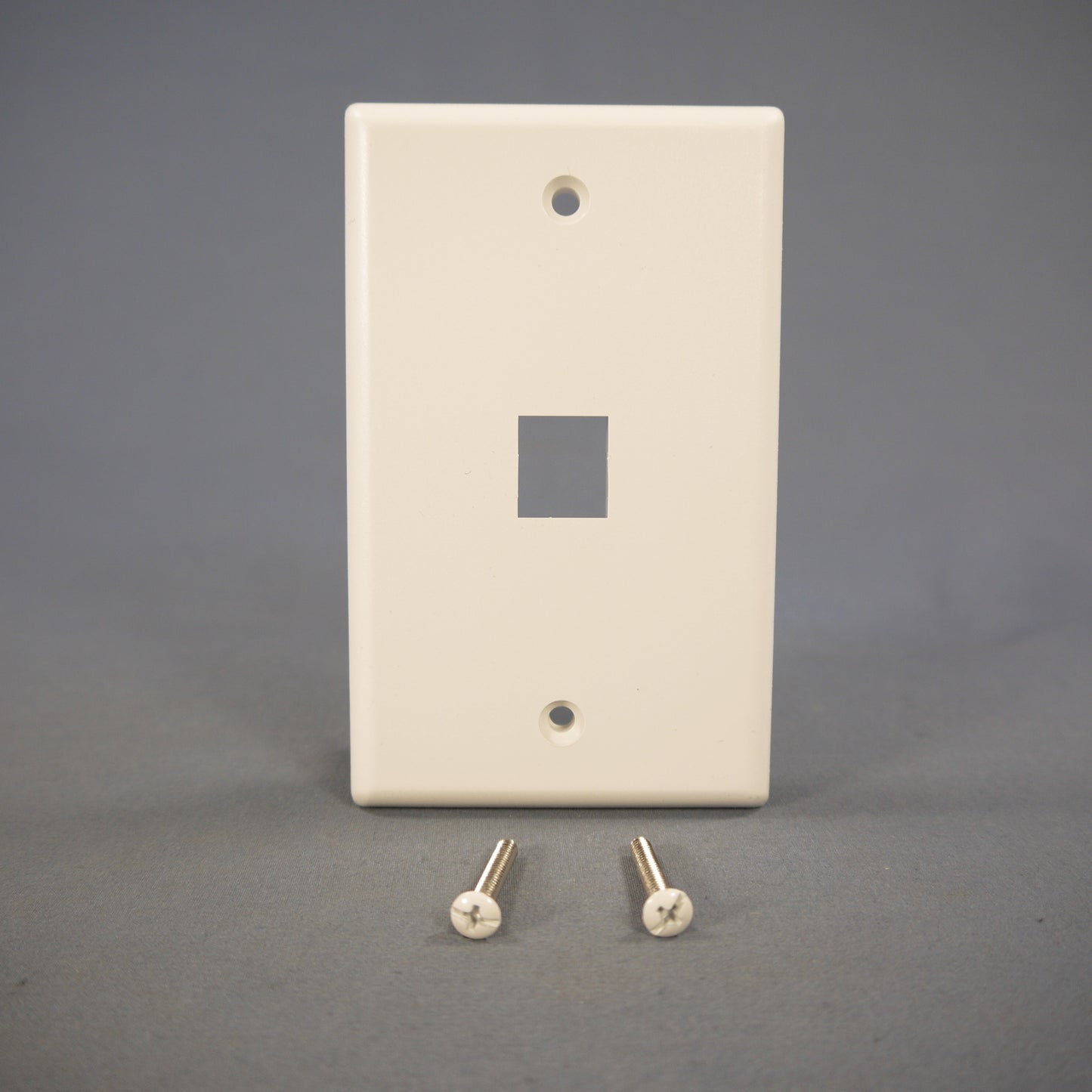 Cooper 5510-5EW White 1-Gang Modular 1-Port Thermoplastic Wallplate Flush Mount