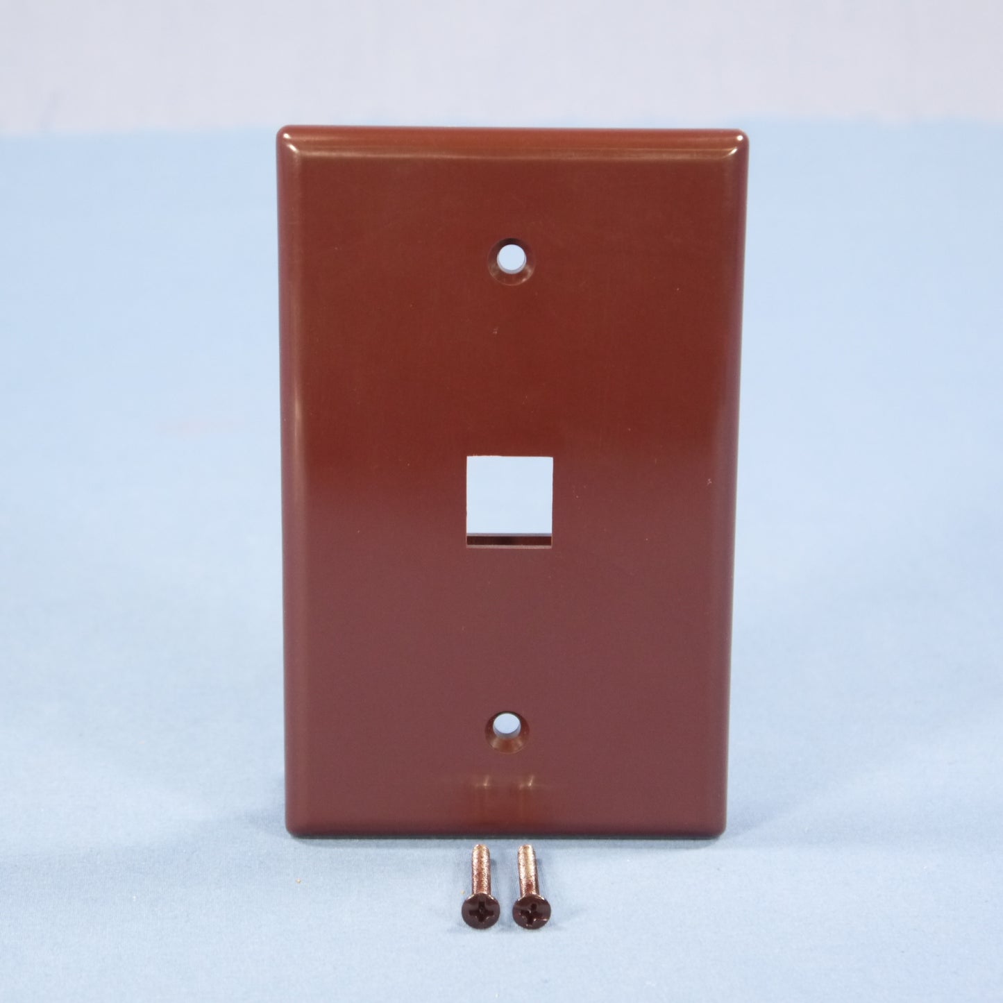 Cooper 5510B-MSP Brown 1-Gang Mid-Size Flush 110 Style 1-Port Nylon Wallplate