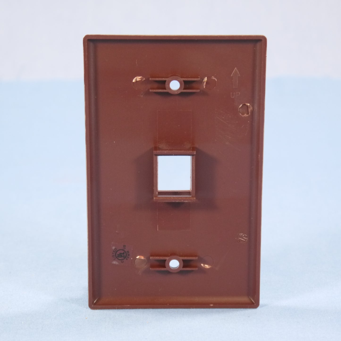 Cooper 5510B-MSP Brown 1-Gang Mid-Size Flush 110 Style 1-Port Nylon Wallplate