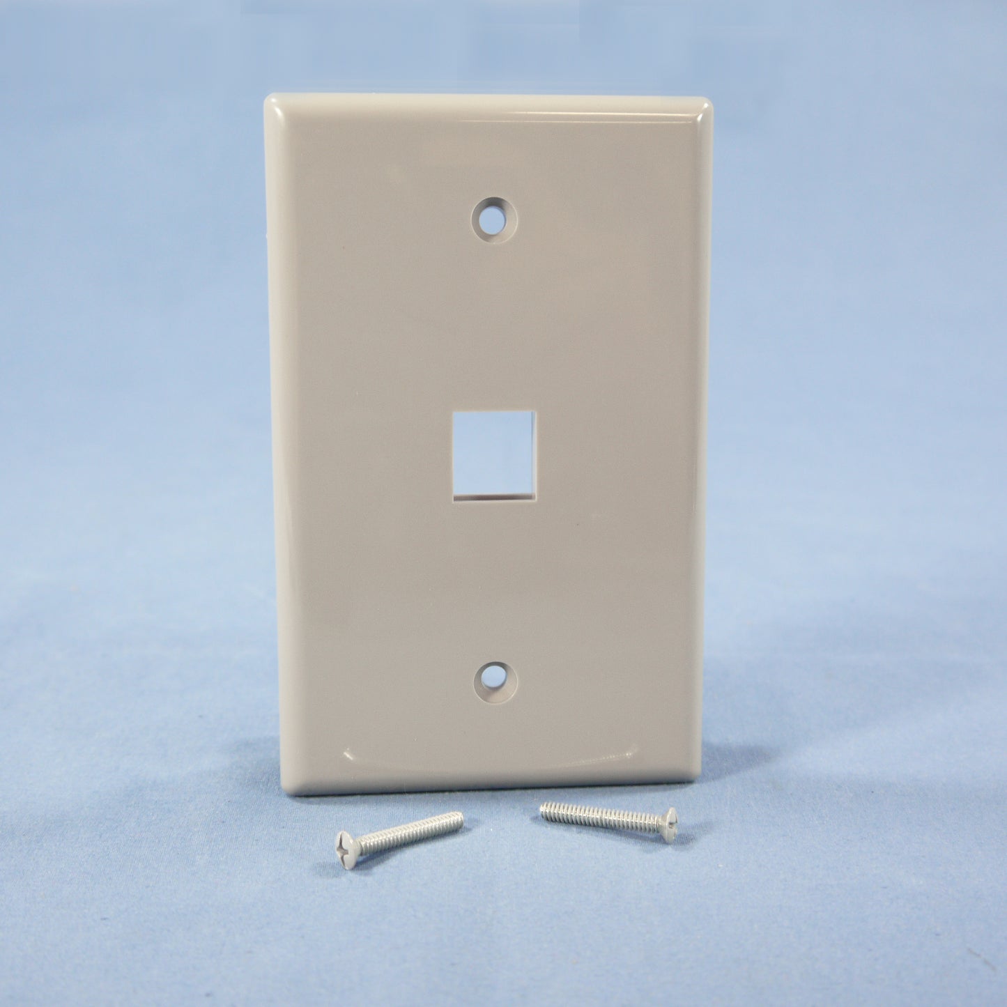 Cooper 5510GY-MSP Gray 1-Gang Mid-Size Flush 110 Style 1-Port Nylon Wallplate
