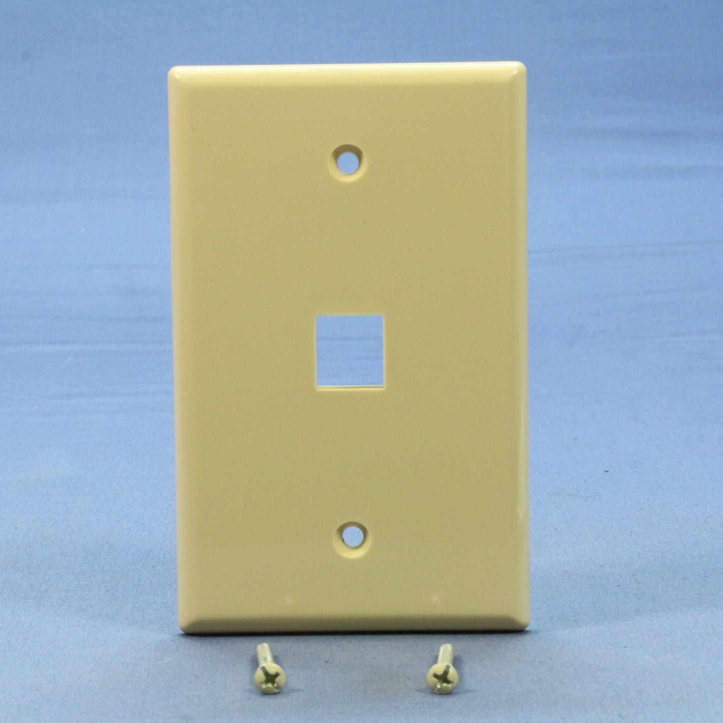 Cooper 5510V-MSP Ivory 1-Gang 1-Port Unbreakable Nylon Mid-Size Wallplate Cover