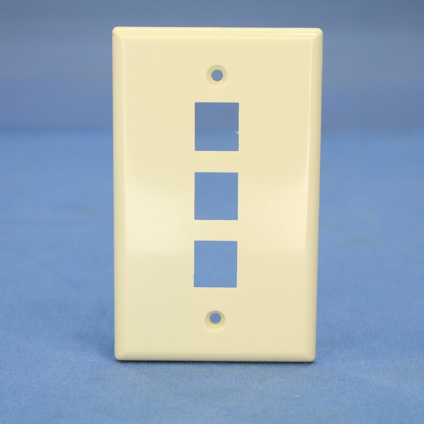 Cooper 5530-5EA Almond 1-Gang Modular 3-Port Nylon Cover Wallplate Flush Mount