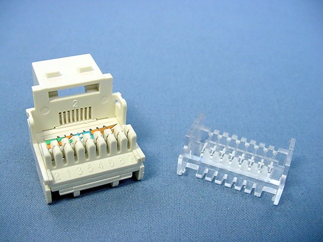 Cooper Lt Almond Cat5e Snap-In Modular Data Jack 110 Style 160MHz RJ45 5546-5ELA