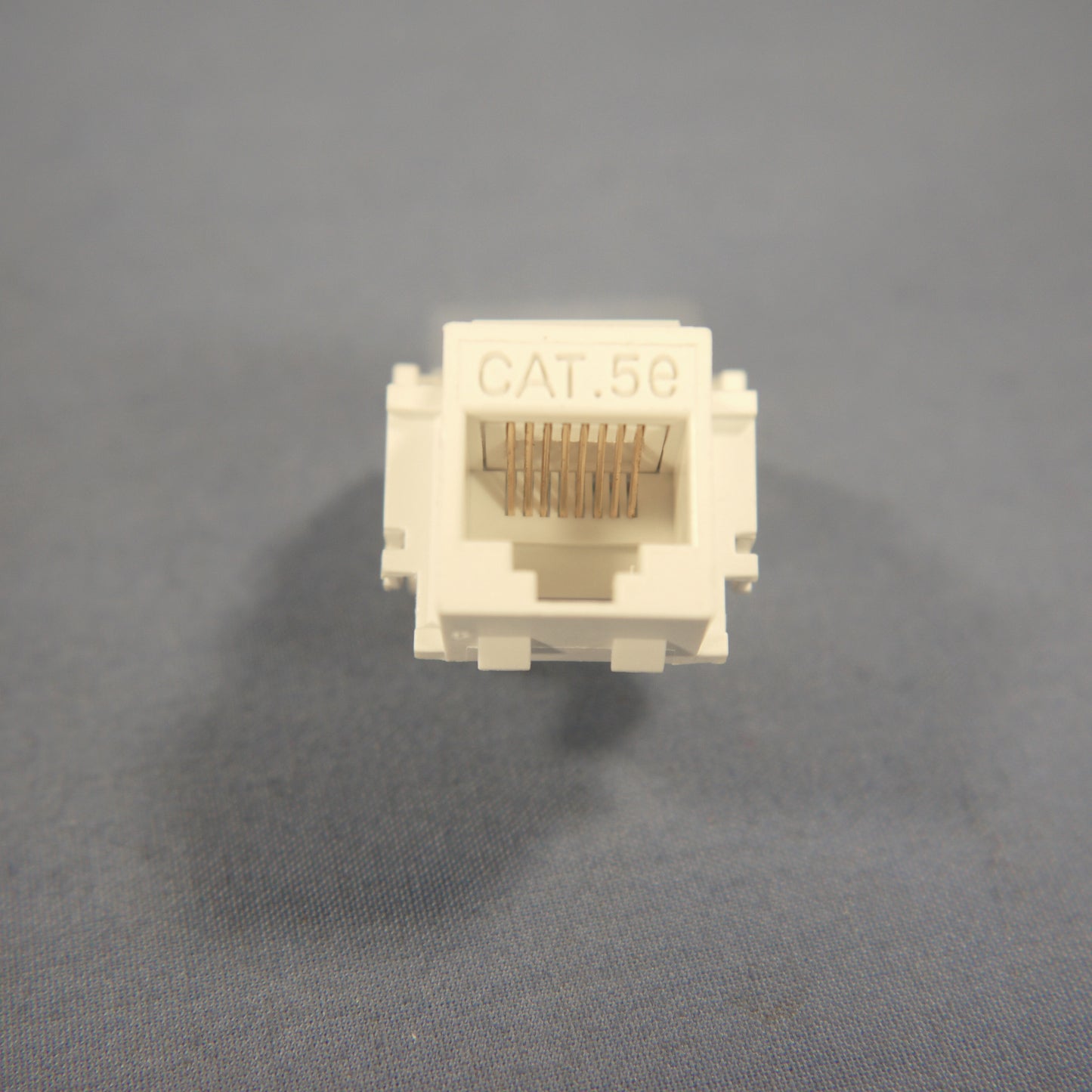 Cooper White Cat5e Snap-In Modular Data Jack 110 Style 8-Position RJ45 5546-5EW