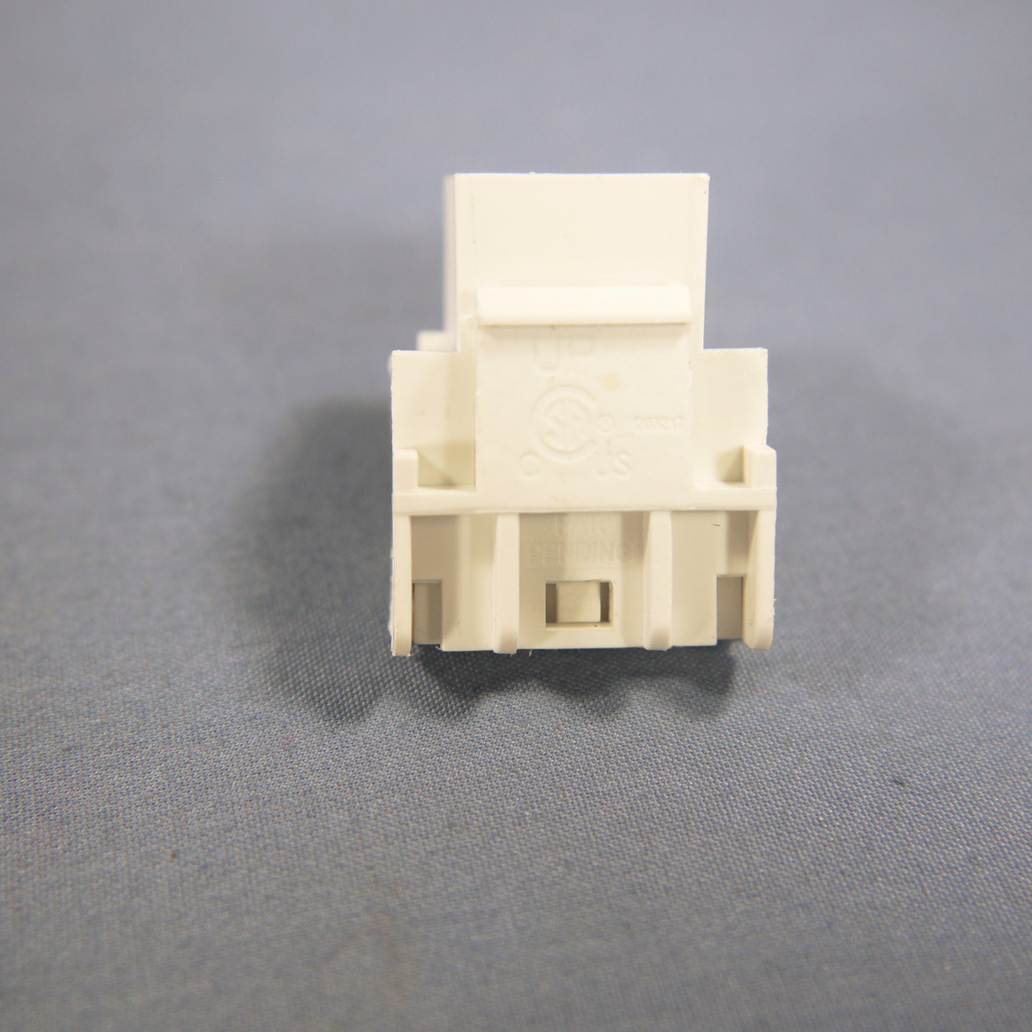 Cooper White Cat5e Snap-In Modular Data Jack 110 Style 8-Position RJ45 5546-5EW