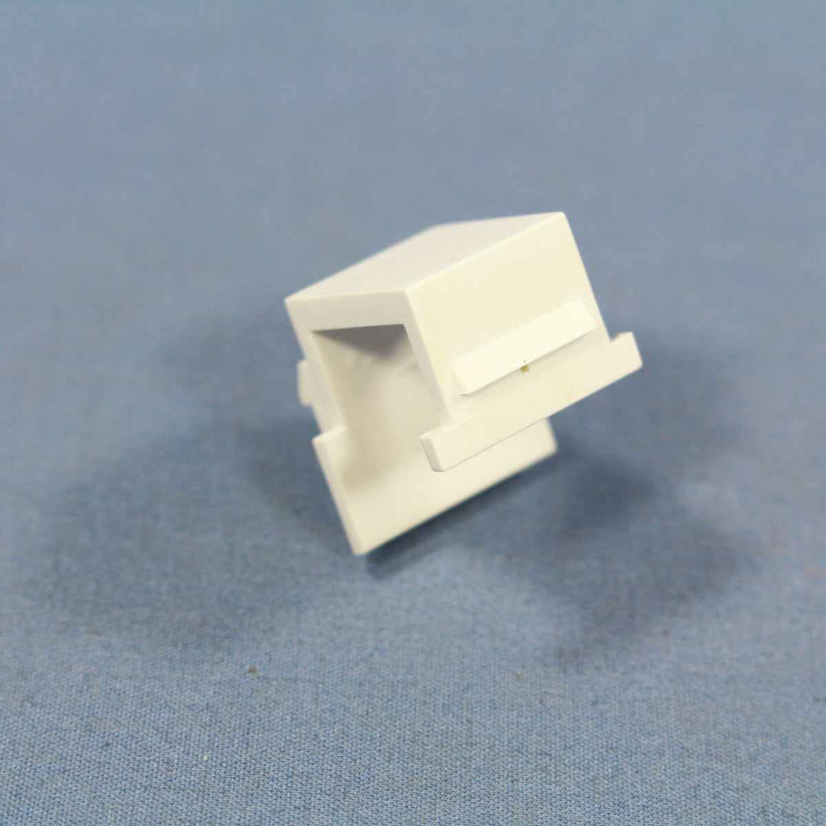 Cooper White Modular Wallplate Solid Blank One Port Filler Insert 5550-5EW