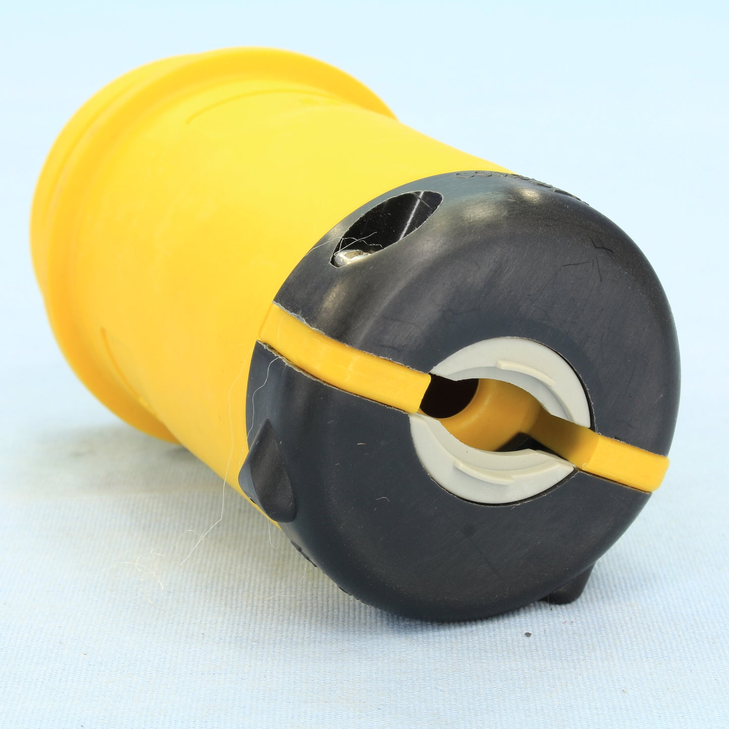Cooper Yellow Twist Turn Hart-Lock Connector Non-Nema 20A Industrial 7314CY