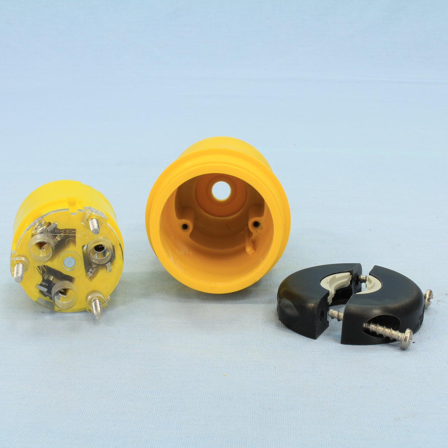 Cooper Yellow Twist Turn Hart-Lock Connector Non-Nema 20A Industrial 7314CY
