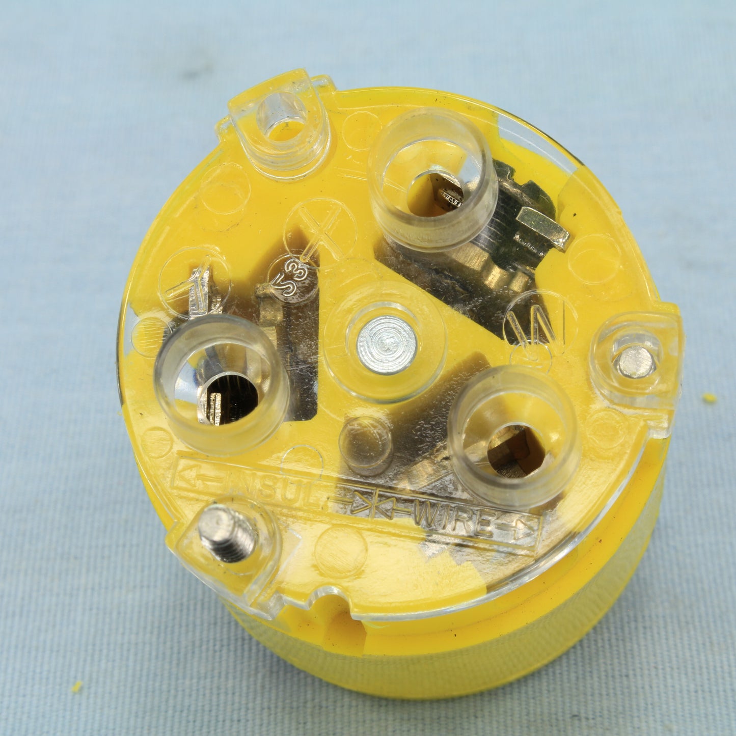 Cooper Yellow Twist Turn Hart-Lock Connector Non-Nema 20A Industrial 7314CY