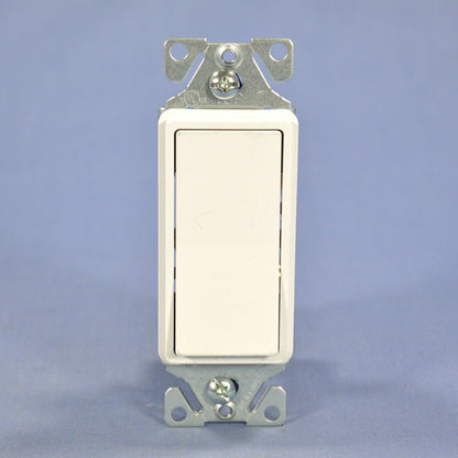 Cooper White Residential Single Pole On/Off Decorator Rocker Switch 15A 7501W