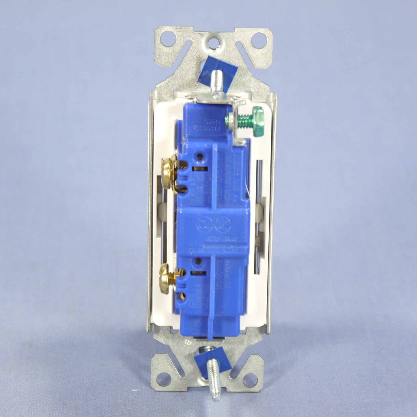 Cooper White Residential Single Pole On/Off Decorator Rocker Switch 15A 7501W