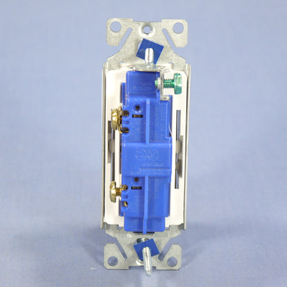 Cooper White Residential Single Pole On/Off Decorator Rocker Switch 15A 7501W