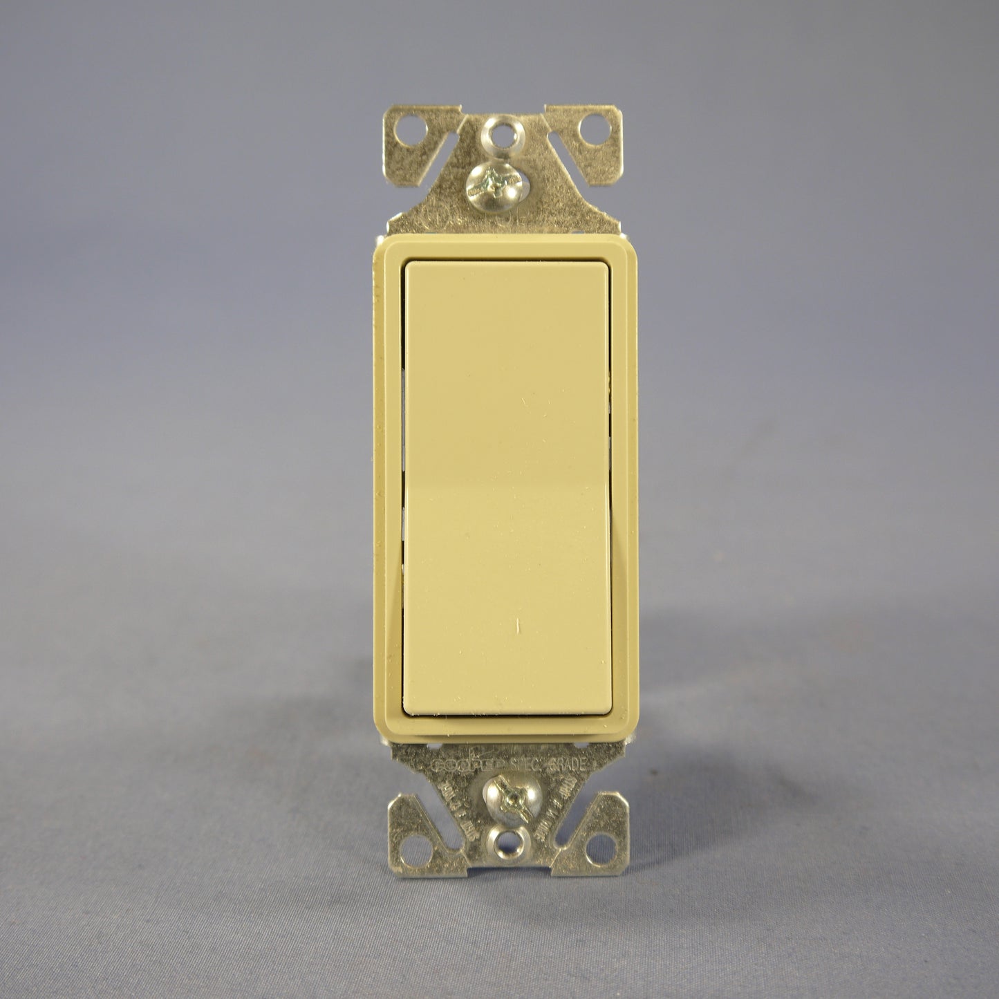 Cooper Ivory Residential 3-Way Decorator Rocker Light Switch 15A 7503V Boxed