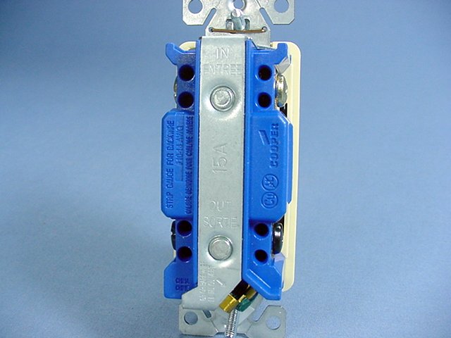 Cooper 4-Way Ivory Residential Decorator Rocker Light Switch Control 15A 7504V