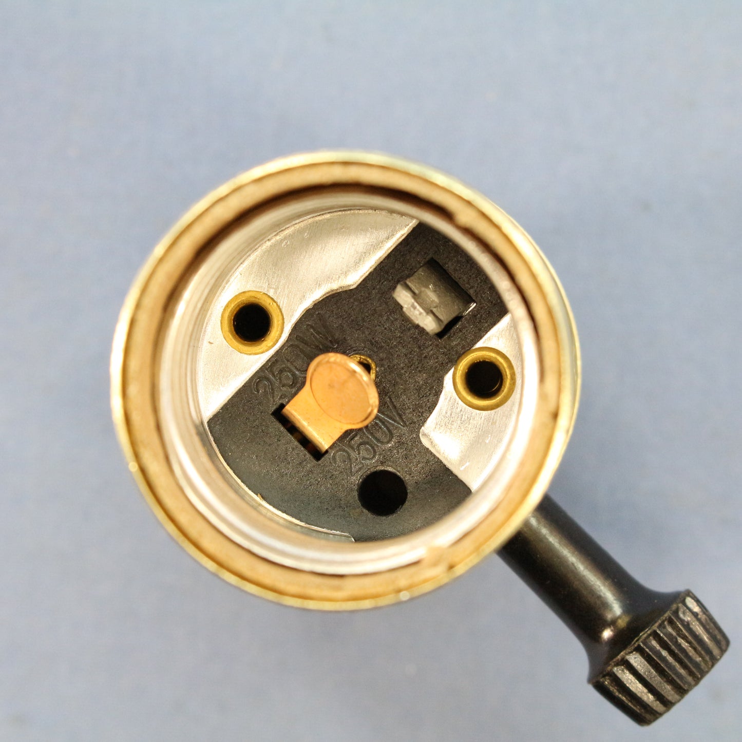 Cooper 925ABD 3-Way Turn Knob Light Socket Brass Lampholder 1/8" IPS