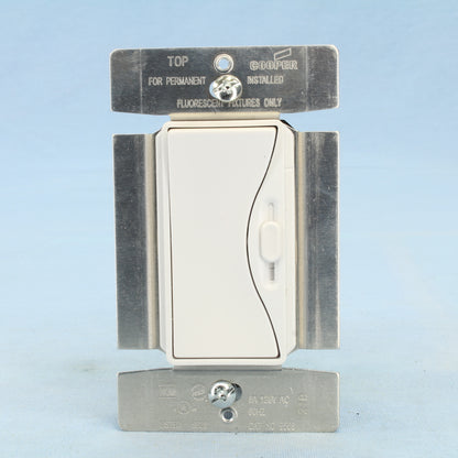 Cooper 9568AW Aspire Mark 10 Alpine White 1-Pole/3-Way Slide Fluorescent Dimmer