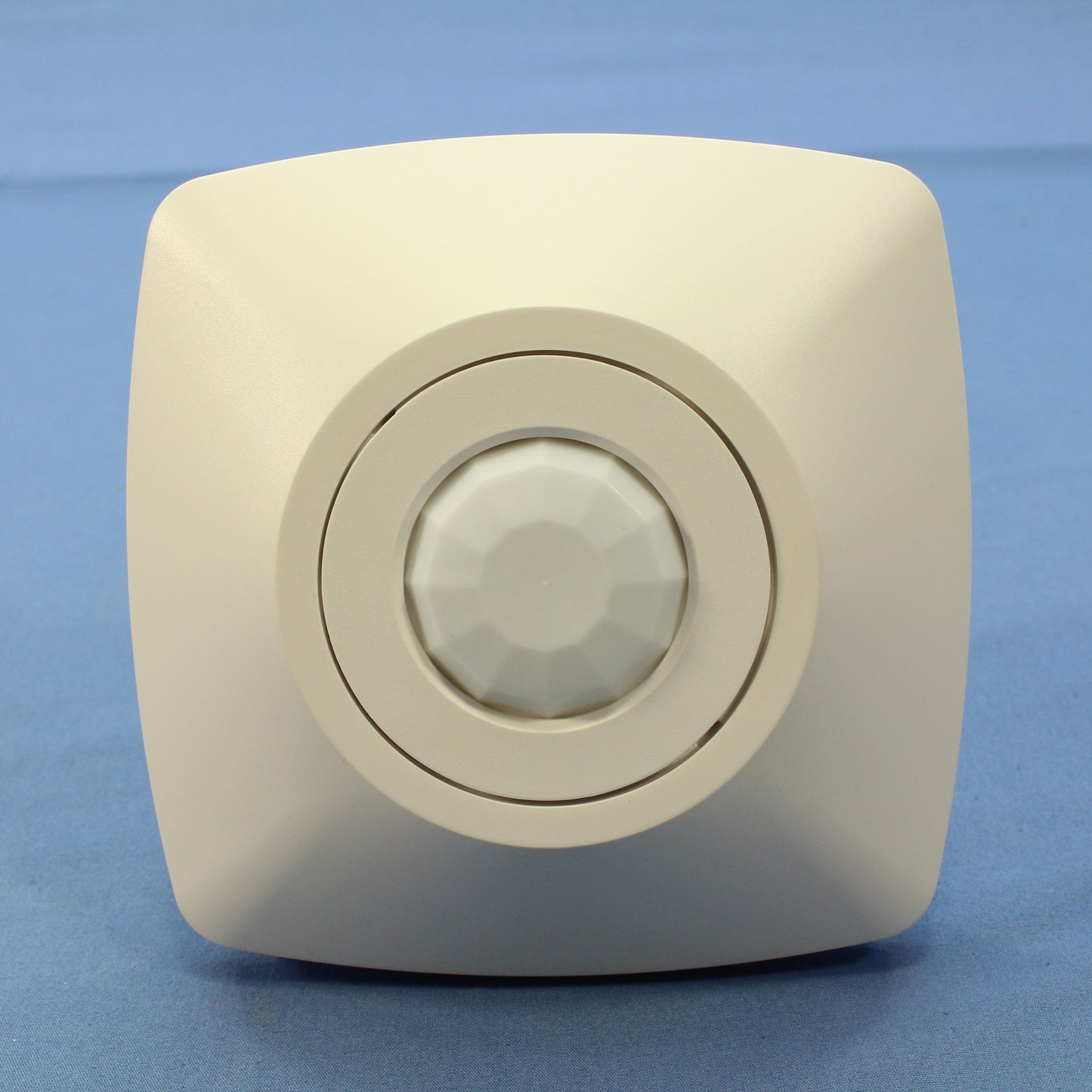 Cooper Microset 2-Way Sensor PIR Surface Mount up to 450 ft Relay AHOMC-P-0450-R