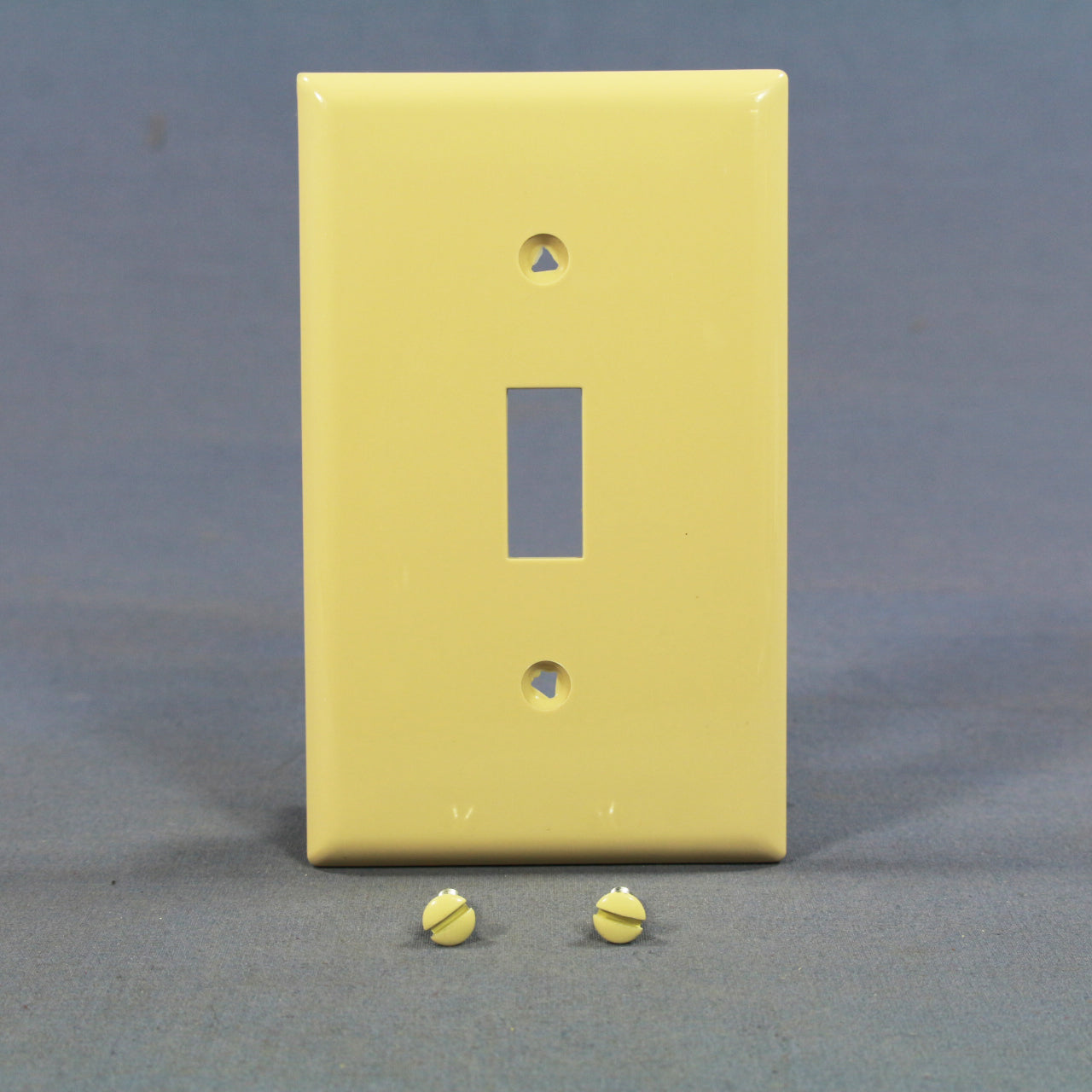 Cooper BP5134V Ivory 1-Gang Toggle Switch Unbreakable Standard Wallplates 4pcs