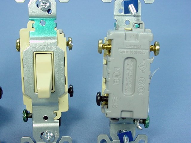 Cooper CS315V Ivory Commercial Toggle Wall Light Switches 3-Way 15A 10-Pack