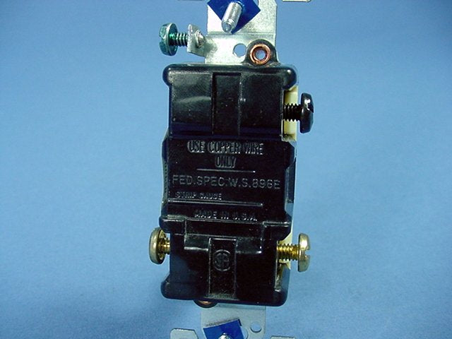 Cooper Wiring White Commercial Toggle Wall Light Switch 3-Way 20A Bulk CS320W