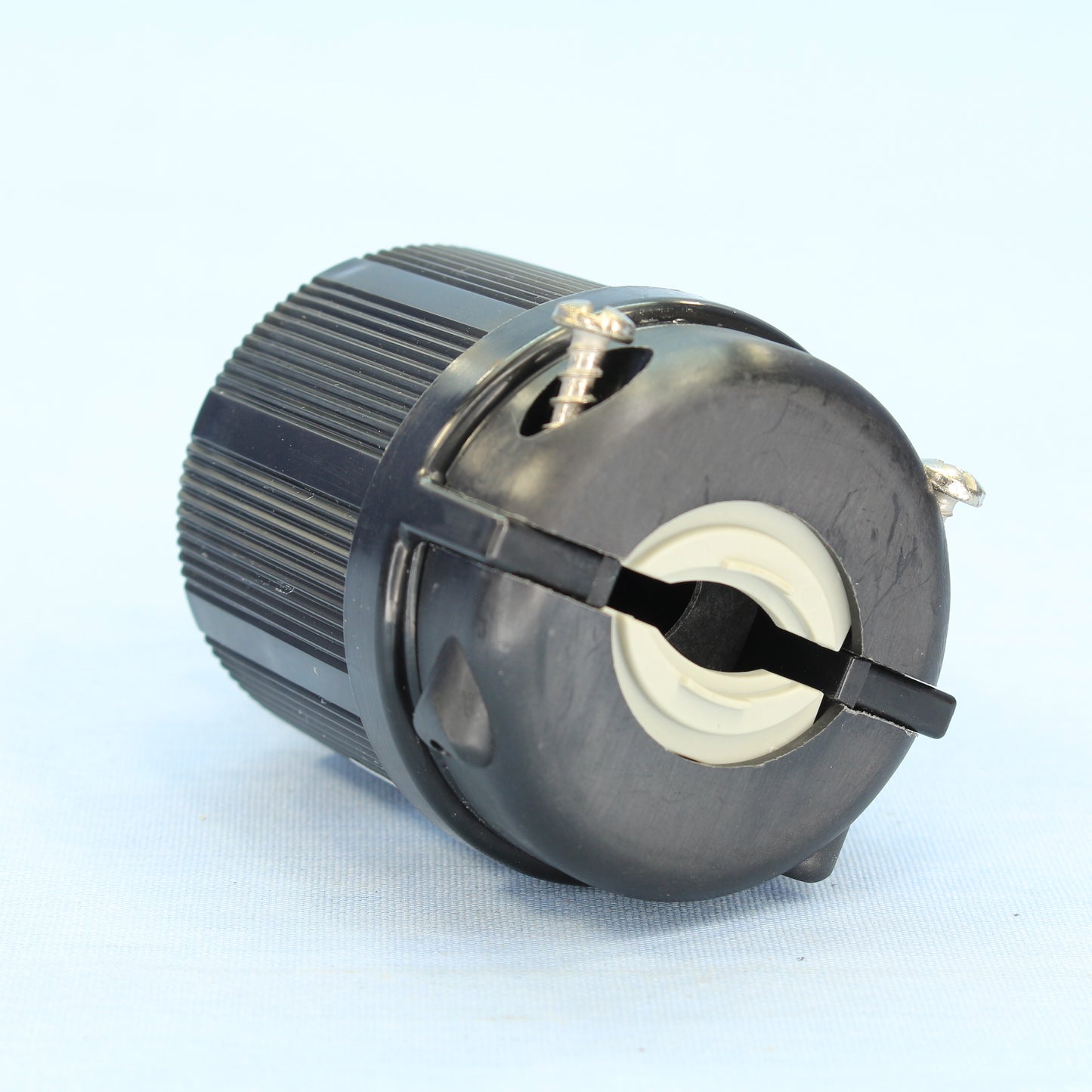 Cooper Wiring Devices Black Locking Plug 20A 125/250V 3-Pole 4-Wire CWL1420BK-BU