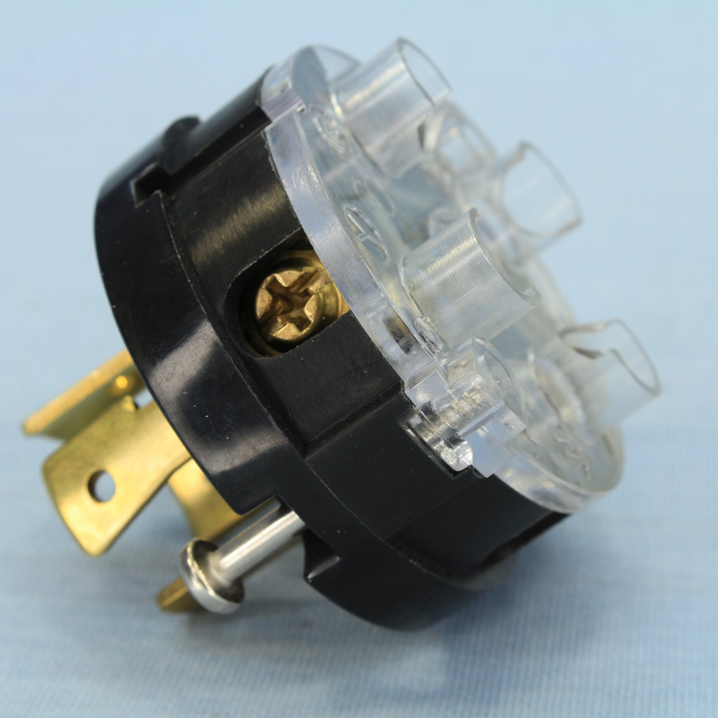 Cooper Wiring Devices Black Locking Plug 20A 125/250V 3-Pole 4-Wire CWL1420BK-BU