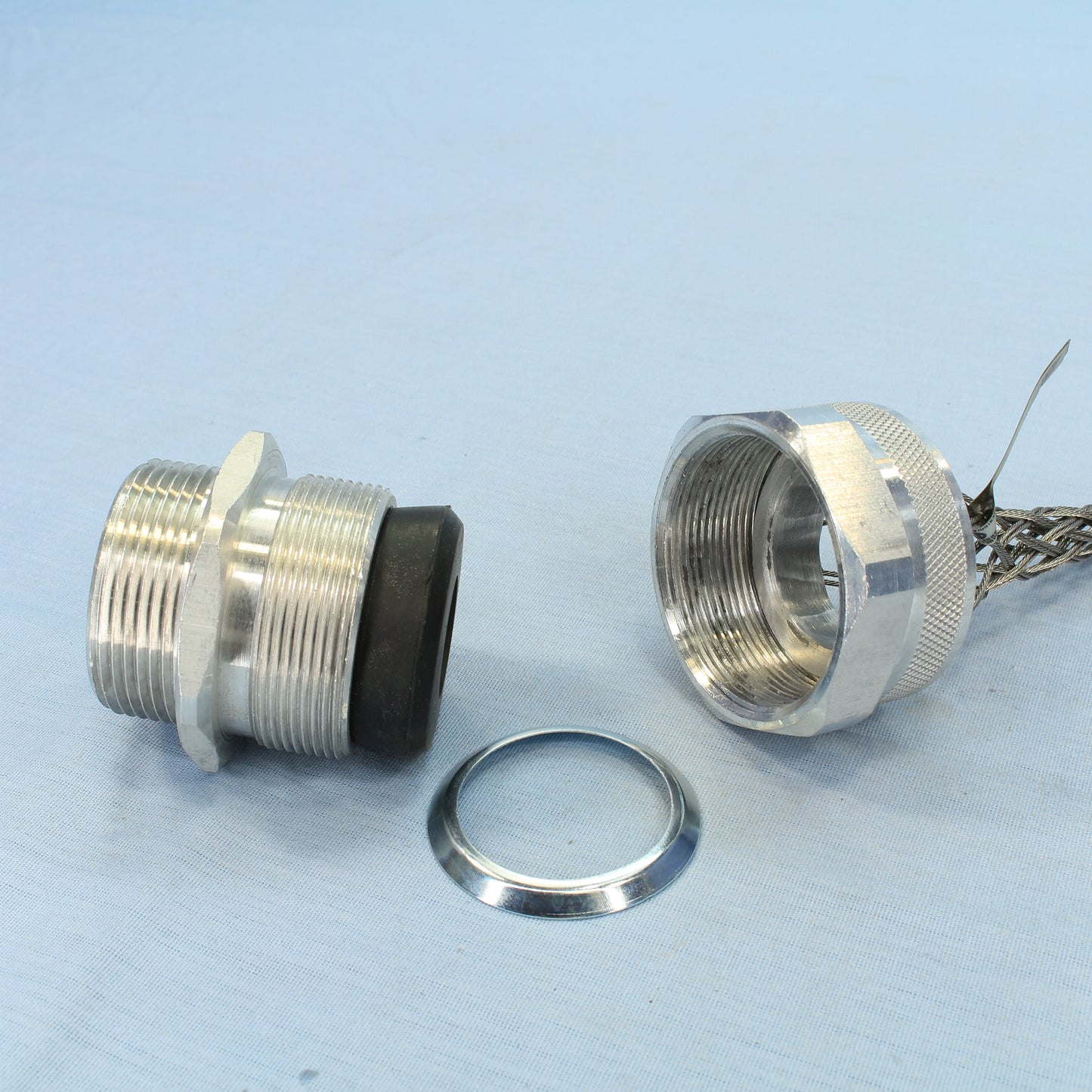 Cooper Straight Male Delux Grip Strain Relief Cable .75-.875" 1.50" NPT DC500750