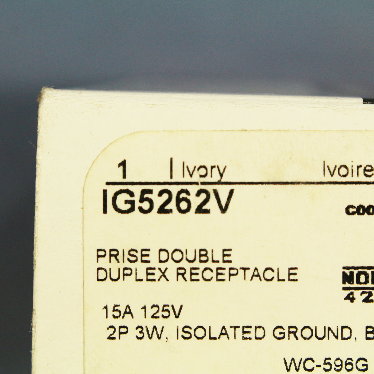 Cooper Ivory Isolated Ground Receptacle Duplex Outlet 5-15R 15A 125V IG5262V