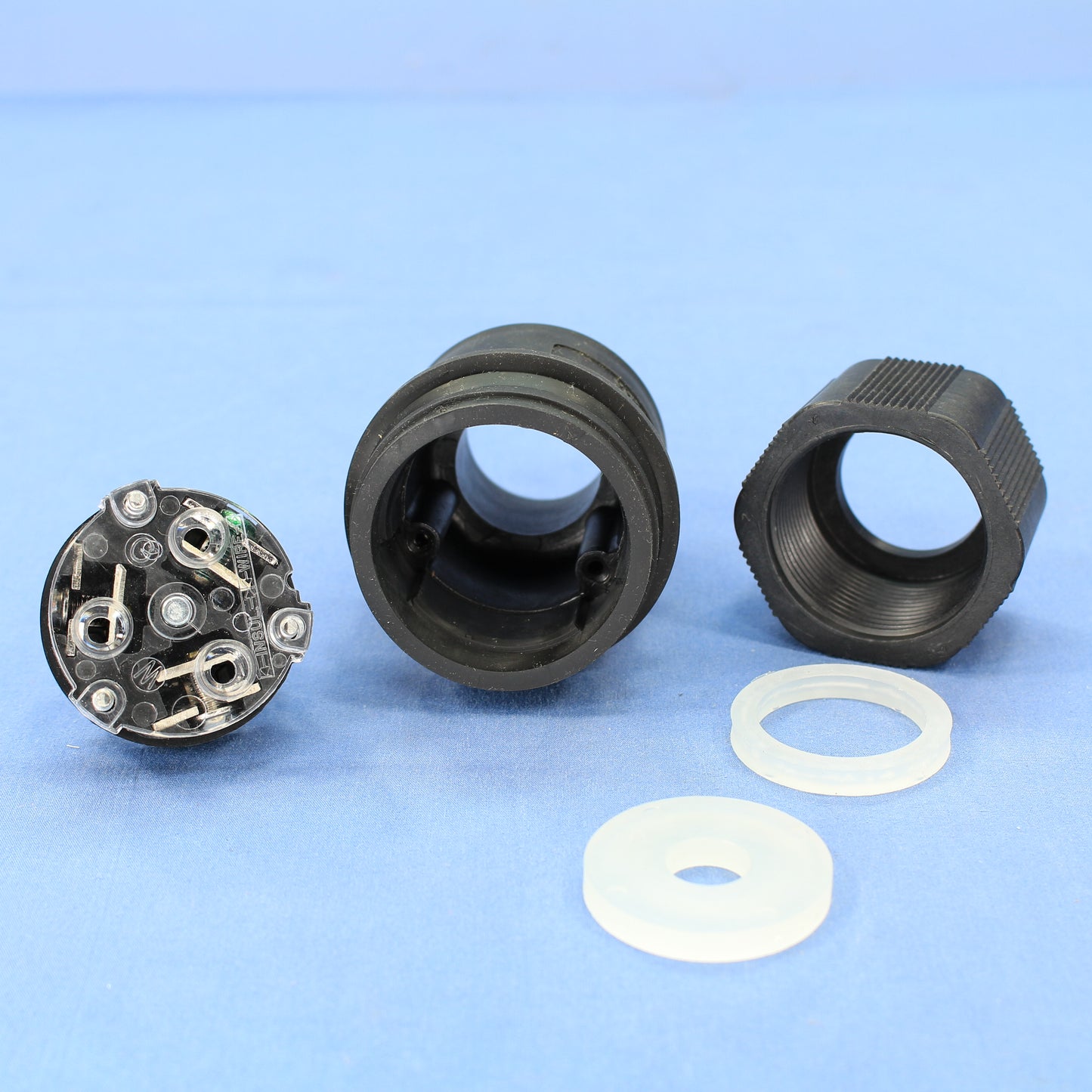 Cooper Black Watertight Locking Plug Nema L5-20P 20A 125V 2-Pole 3-Wire L520PWBK