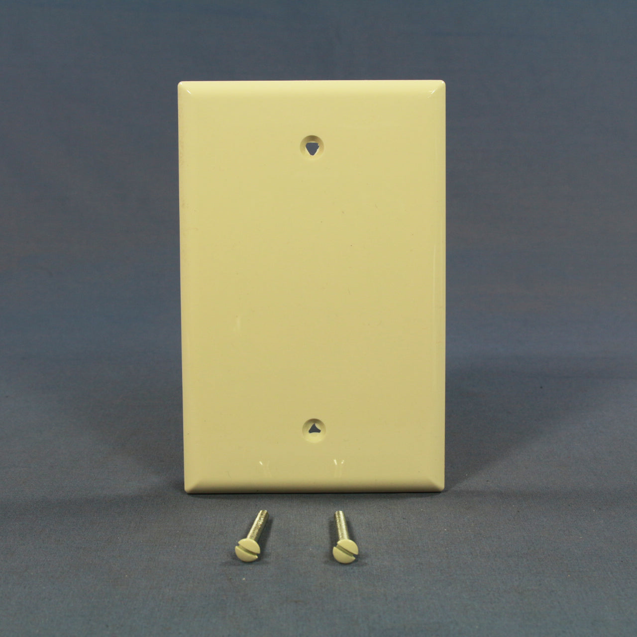 Cooper PJ13LA Lt Almond 1-Gang Blank Unbreakable Mid-Size Wallplate Cover 20pcs