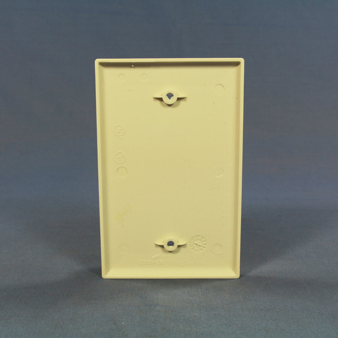 Cooper PJ13LA Lt Almond 1-Gang Blank Unbreakable Mid-Size Wallplate Cover 20pcs