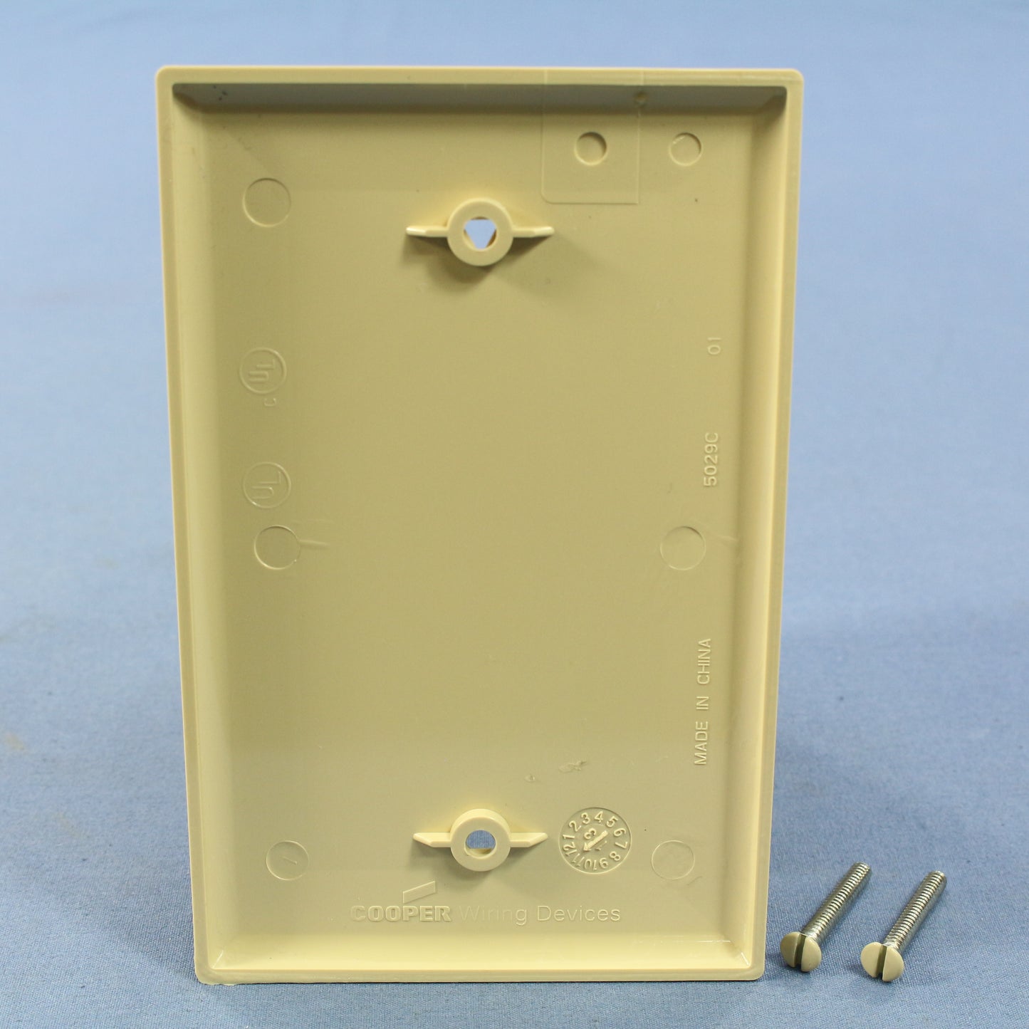 Cooper PJ13V Ivory 1-Gang Blank Unbreakable Mid-Size Wallplate Box Mount 20pcs