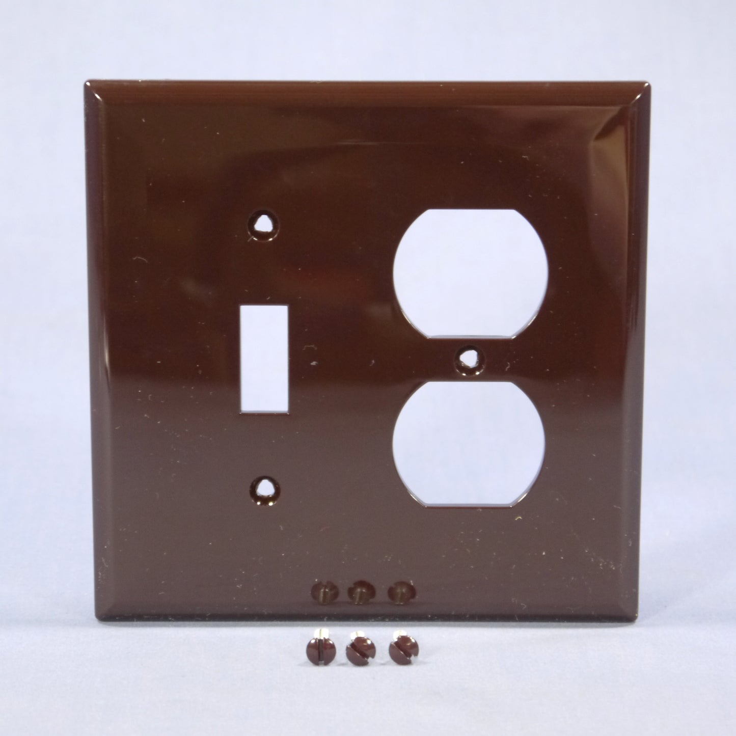 Cooper PJ18B Brown 2-Gang Toggle Duplex Outlet Unbreakable Mid-Size Wallplate