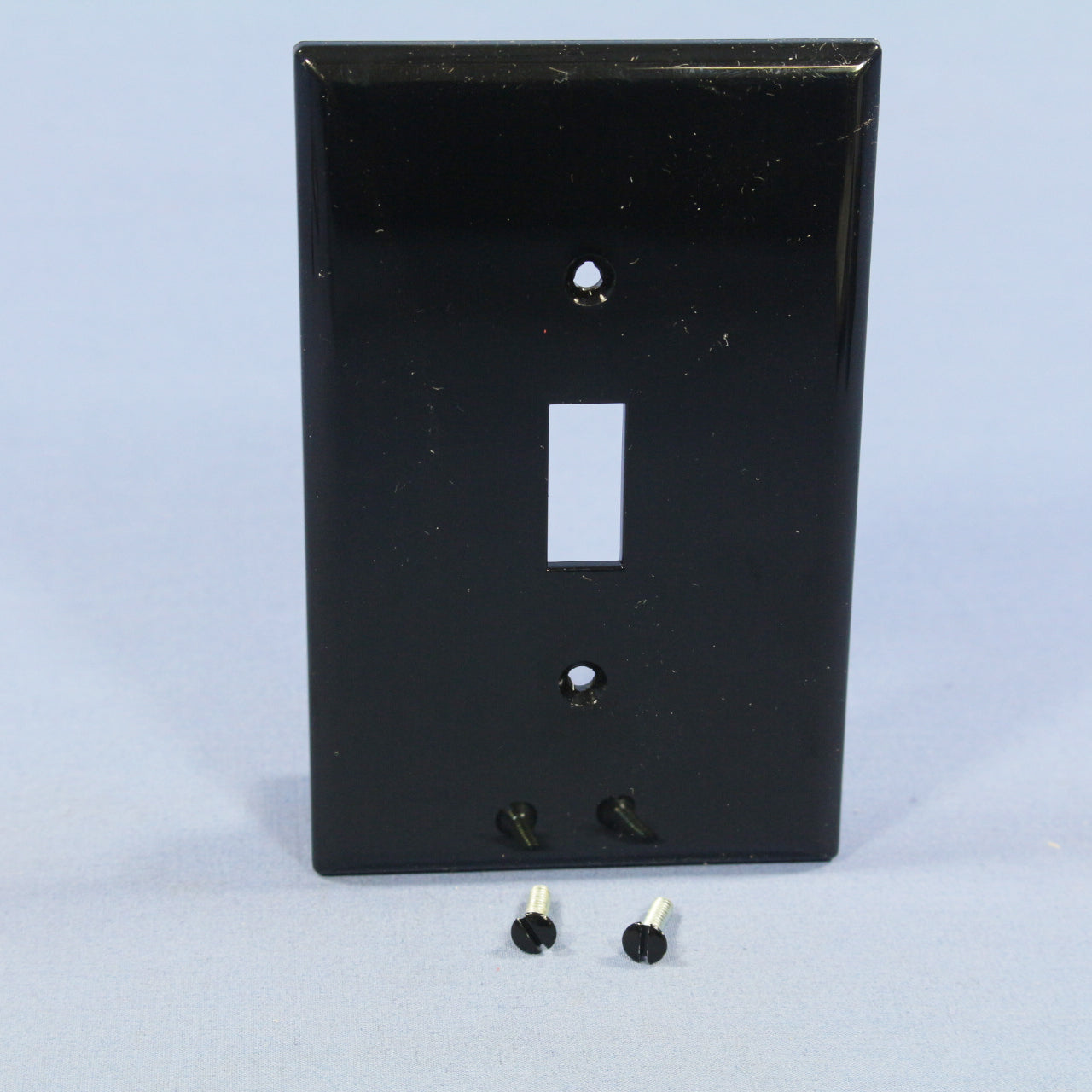 Cooper PJ1BK Black 1-Gang Toggle Switch Unbreakable Nylon Mid-Size Wallplate