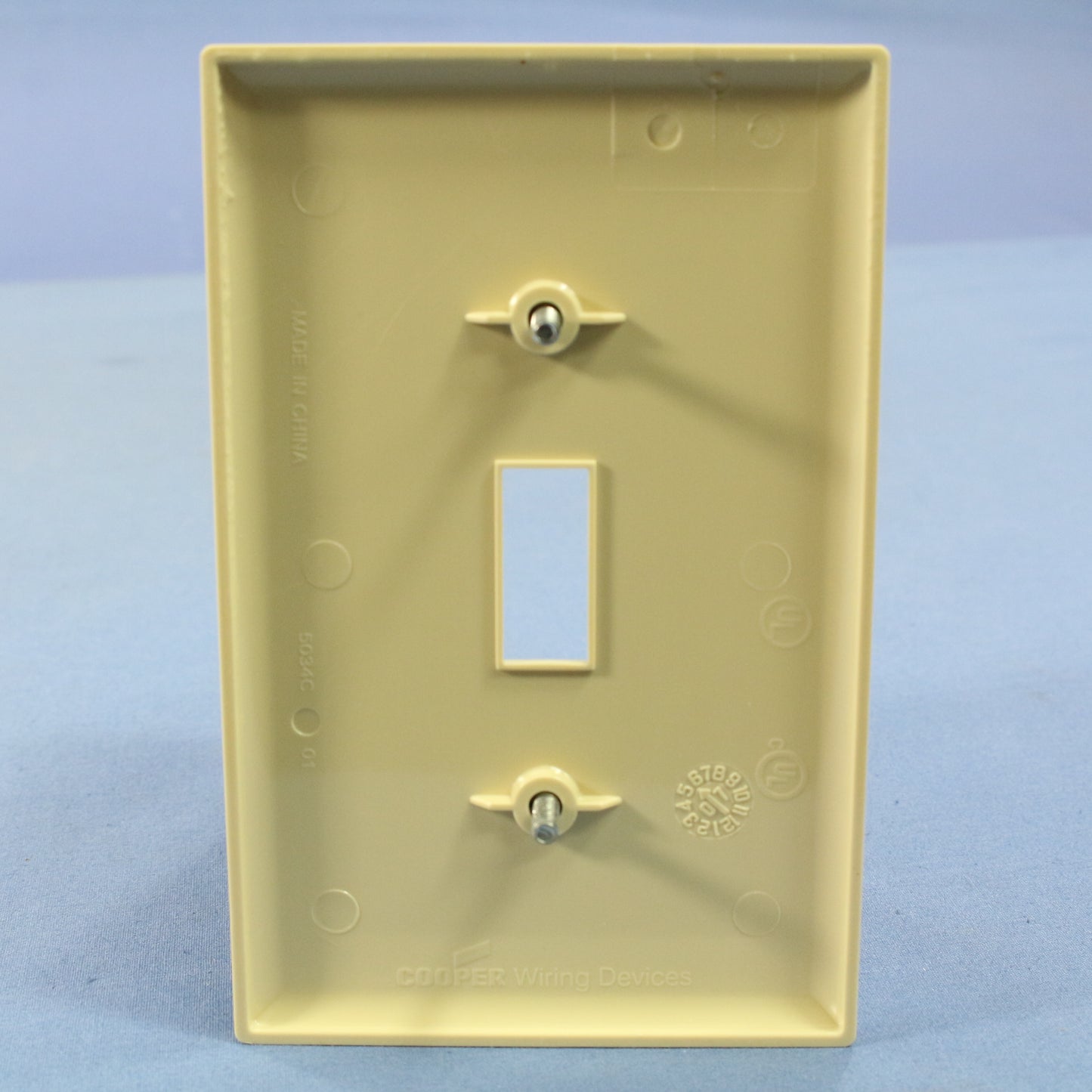 Cooper PJ1V Ivory 1-Gang Toggle Unbreakable Nylon Mid-Size Wallplate Cover 20pcs