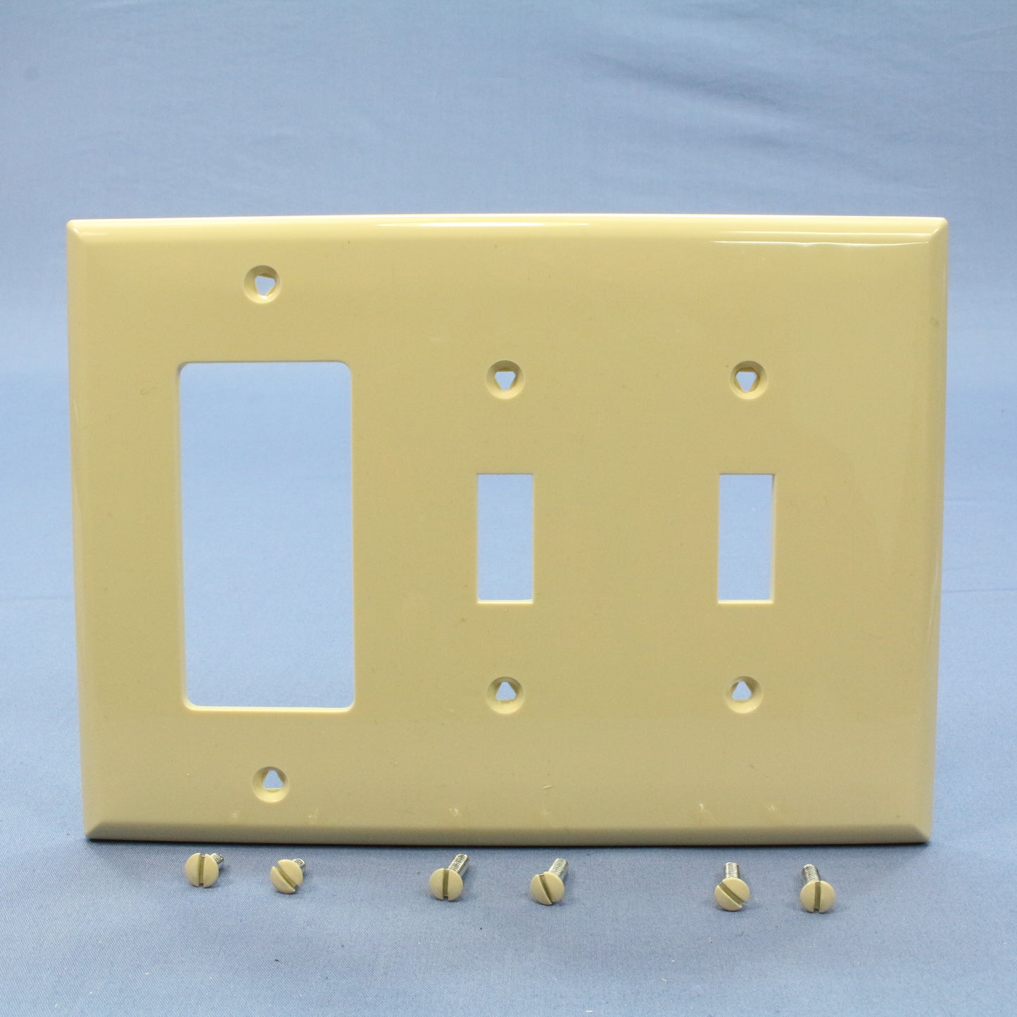 Cooper PJ226V Ivory Mid-Size 3-Gang Decorator GFCI Toggle Cover Plates 15-Pack