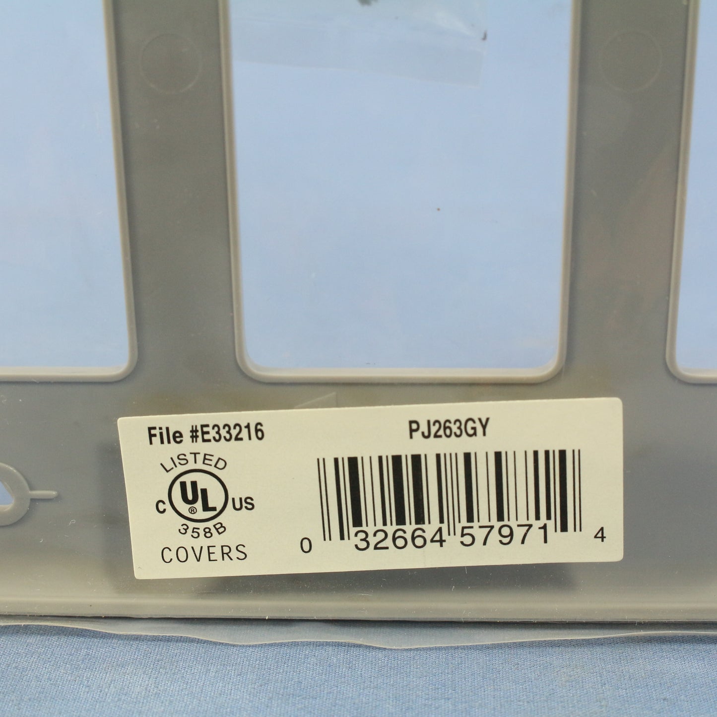 Cooper PJ263GY Gray 3-Gang Unbreakable Decorator Mid-Size Wallplate Rocker Cover