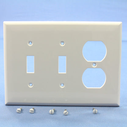 Cooper PJ28W White 3-Gang Toggle Duplex Unbreakable Midsize Wallplate Cover 15pc