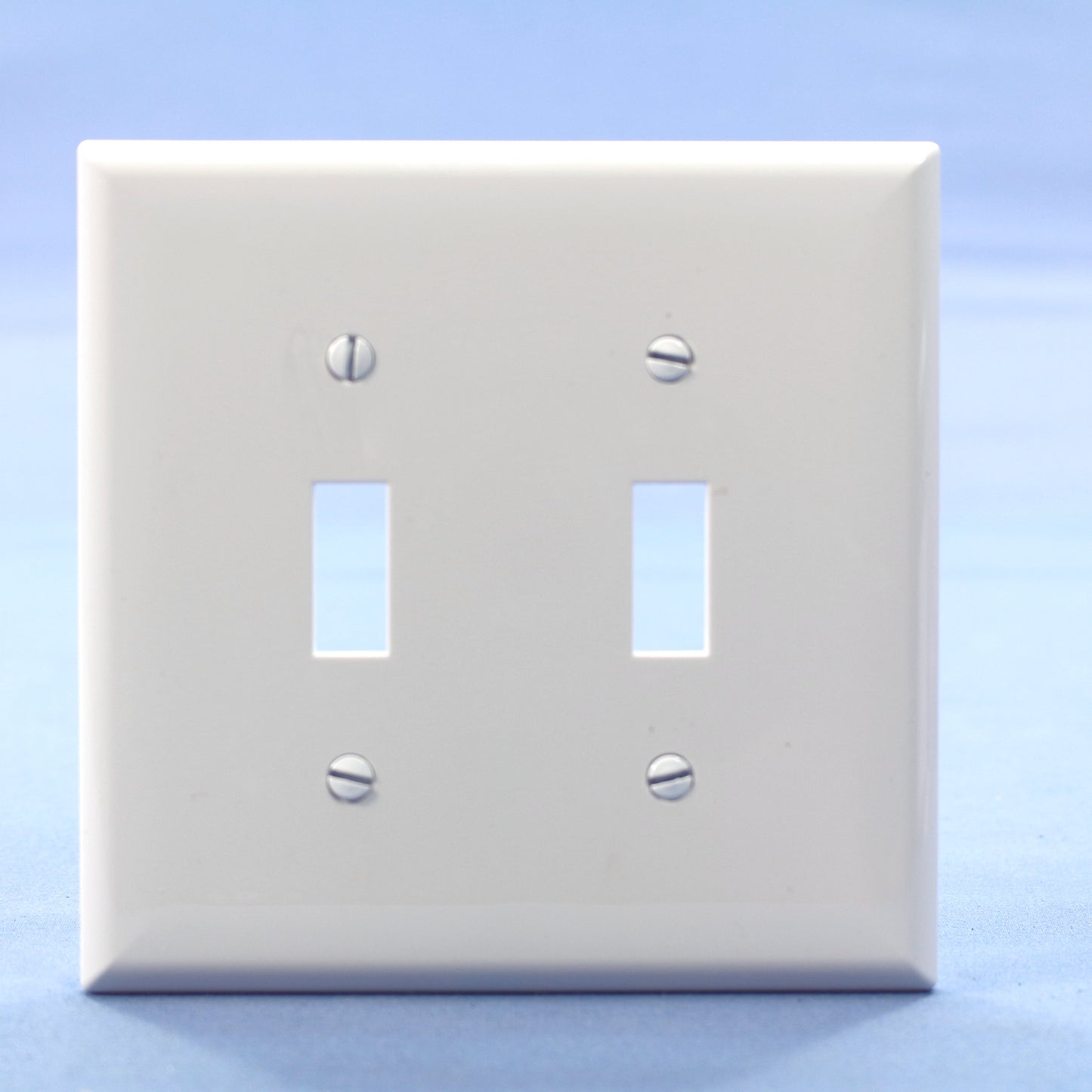 Cooper PJ2W White 2-Gang Unbreakable Toggle Nylon Mid-Size Wallplate Cover 20pcs