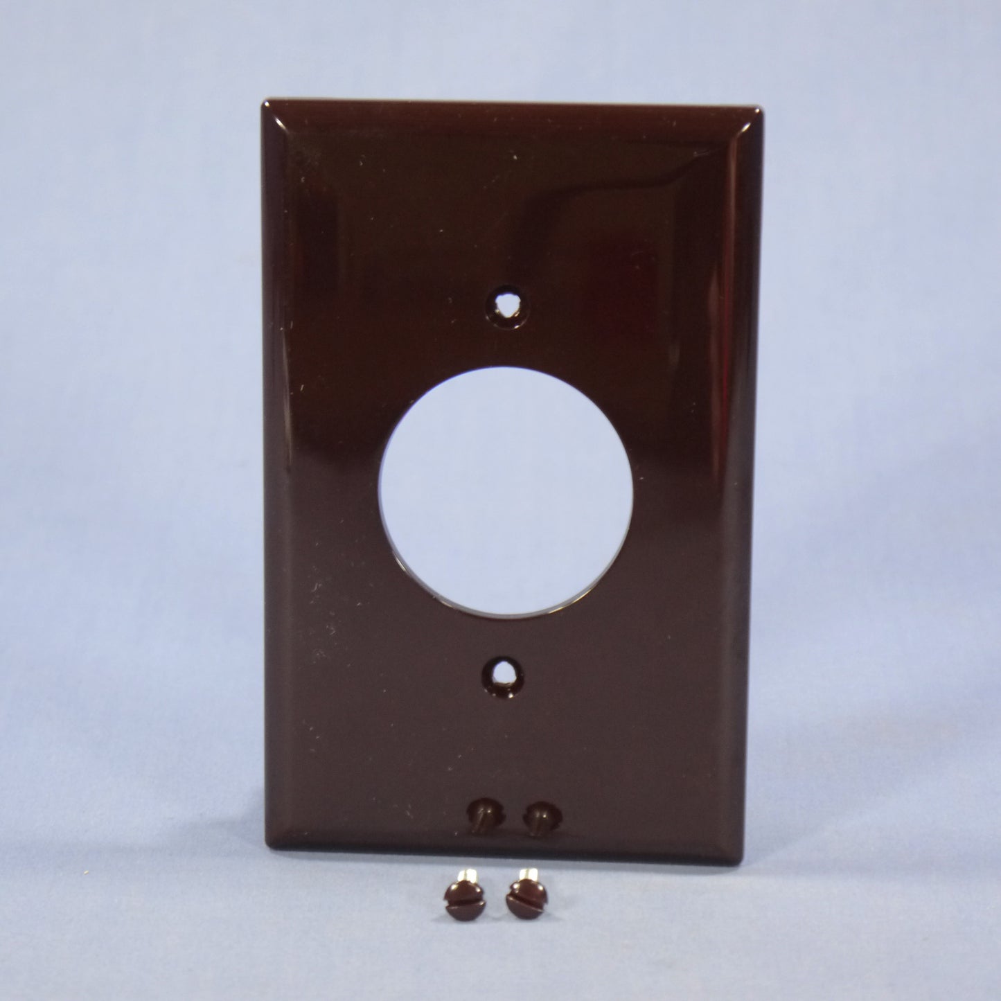 Cooper PJ720B Brown 1-Gang 20/30A Locking 1.6" Outlet Mid-Size Nylon Wallplate