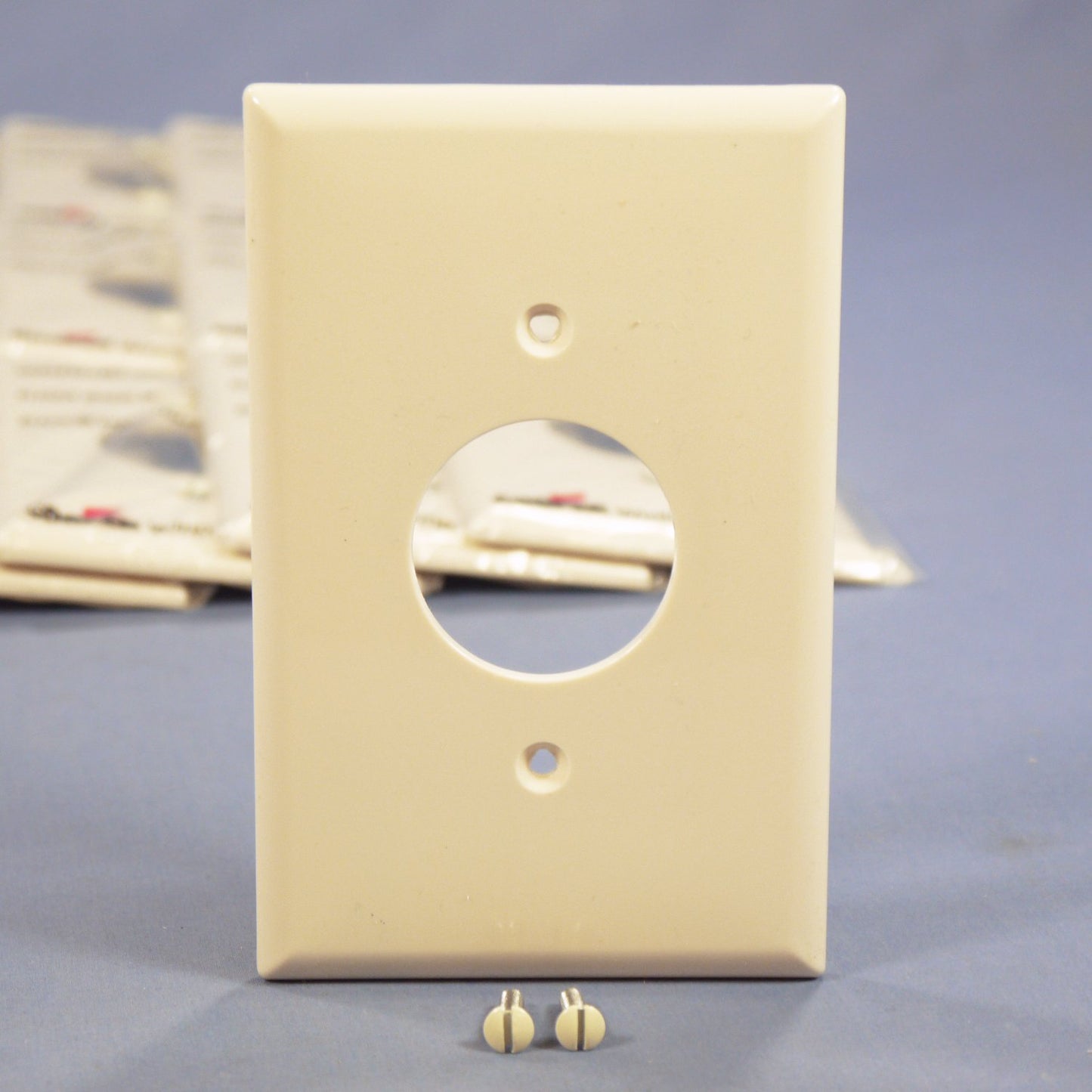 Cooper PJ7LA Lt Almond 1-Gang 1.406" Outlet Unbreakable Mid-Size Wallplate 25pc