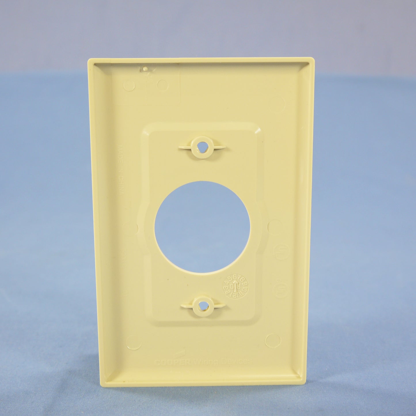 Cooper PJ7V Ivory 1-Gang 1.406in. Outlet Unbreakable Mid-Size Wallplate Cover