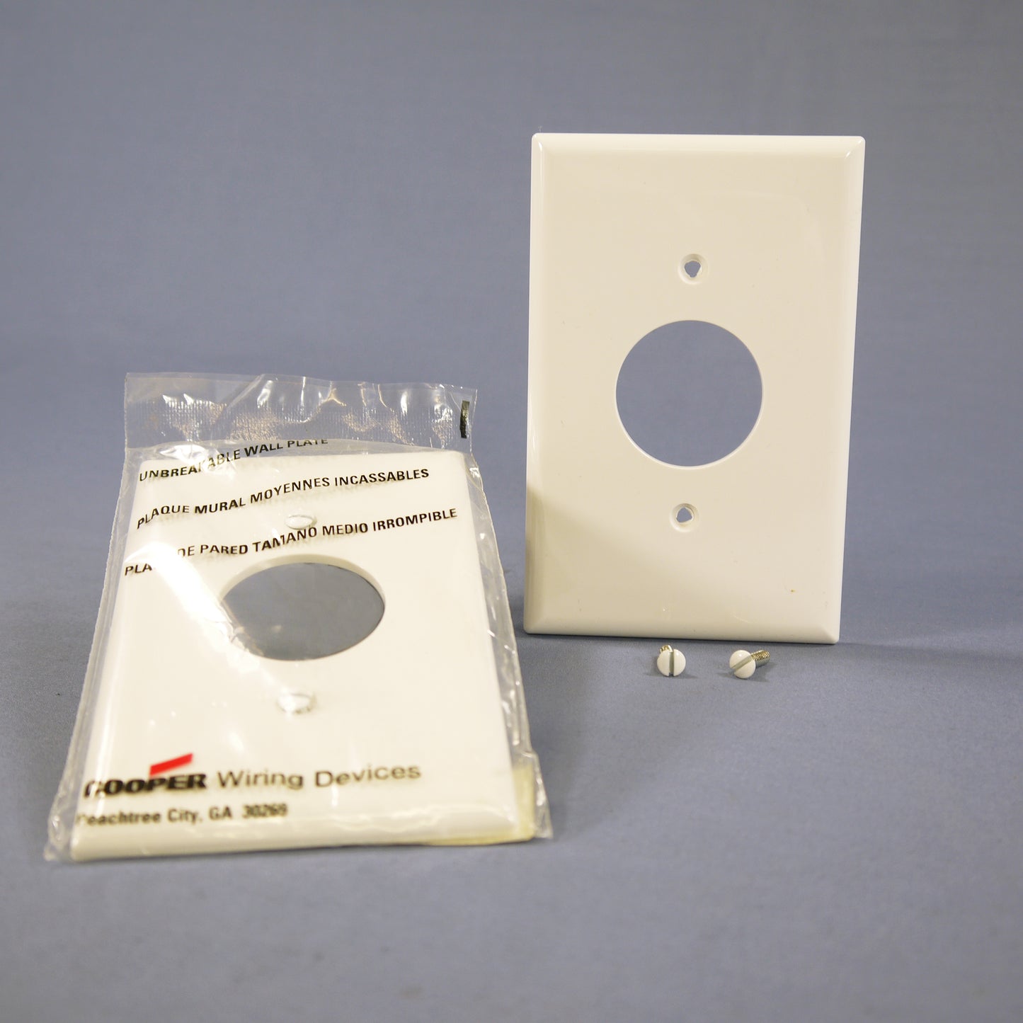 Cooper PJ7W White 1-Gang 1.406" Mid-Size Receptacle Nylon Wallplates Covers 2pcs