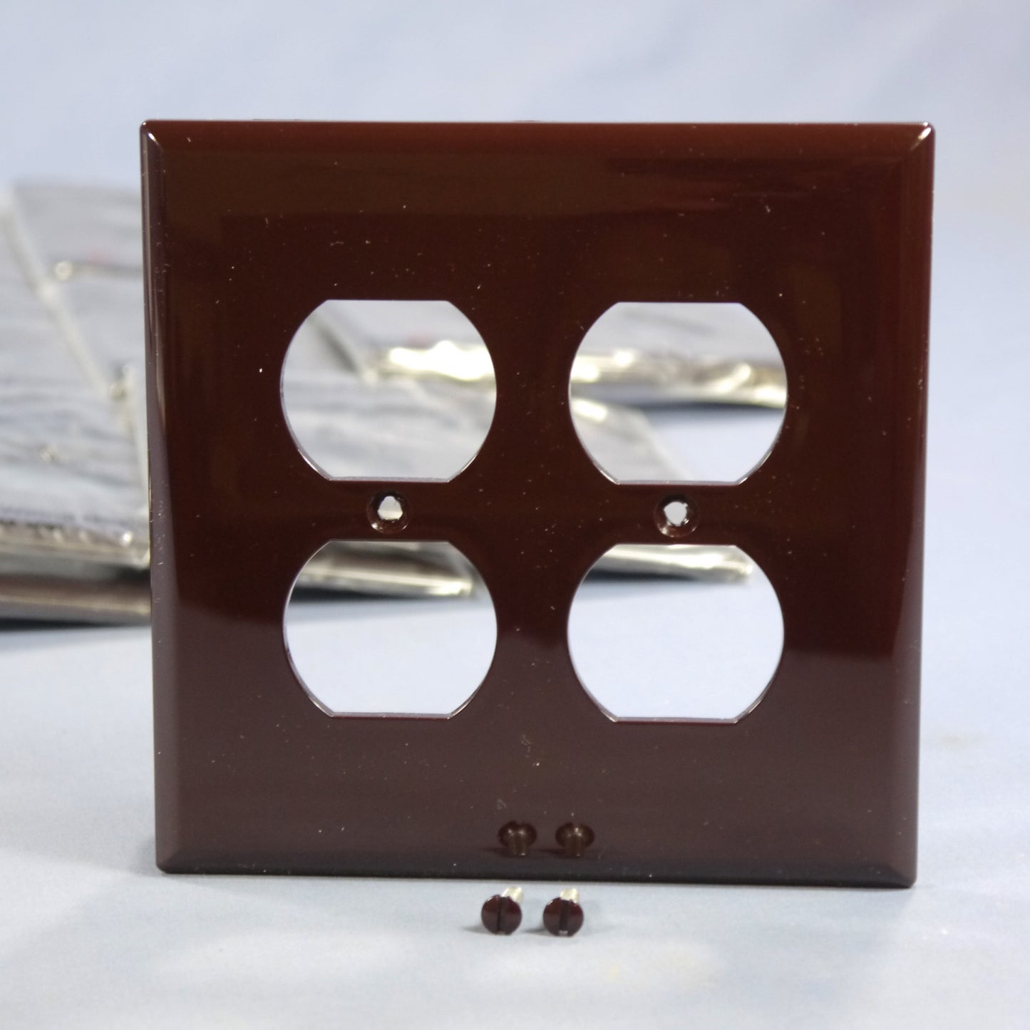 Cooper PJ82B Brown 2-Gang Duplex Outlet Unbreakable Mid-Size Wallplates 20pcs