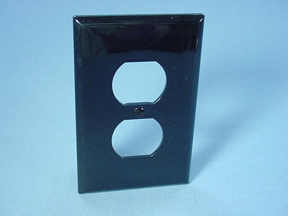 Cooper PJ8BK Black 1-Gang Duplex Outlet Unbreakable Nylon Mid-Size Wallplate