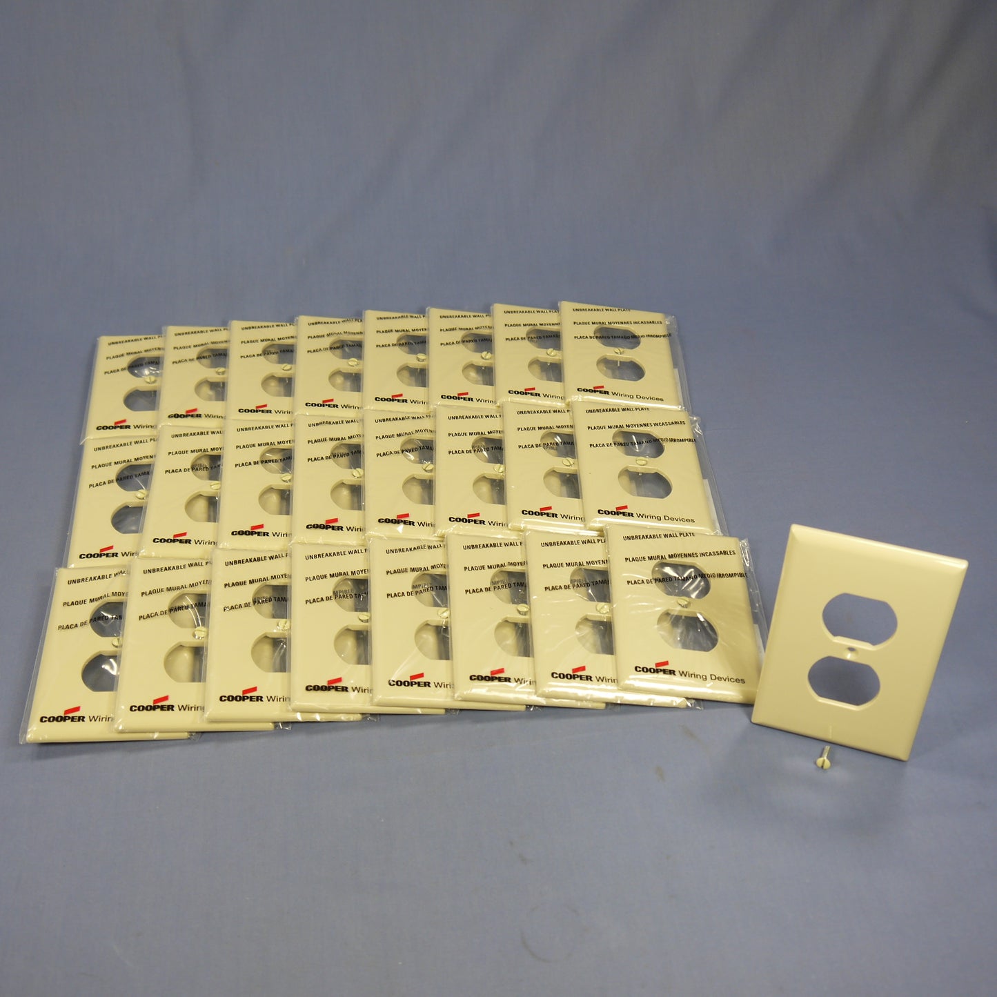 Cooper PJ8V Ivory 1-Gang Duplex Unbreakable Nylon Mid-Size Wallplate Cover 25pcs