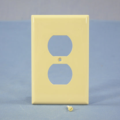 Cooper PJ8V Ivory 1-Gang Duplex Outlet Unbreakable Nylon Mid-Size Wallplate